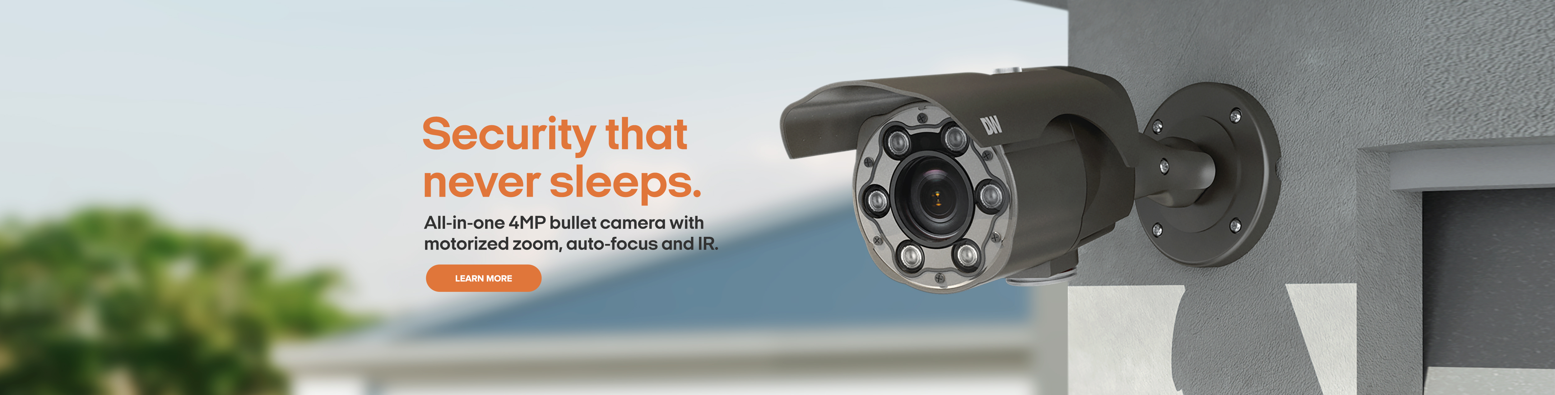 Pole mount bracket for bullet cameras